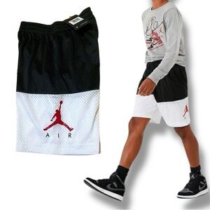 Nike Jordan Black/White Mesh Athletic Basketball Shorts Boys Size Medium NWT Y2K